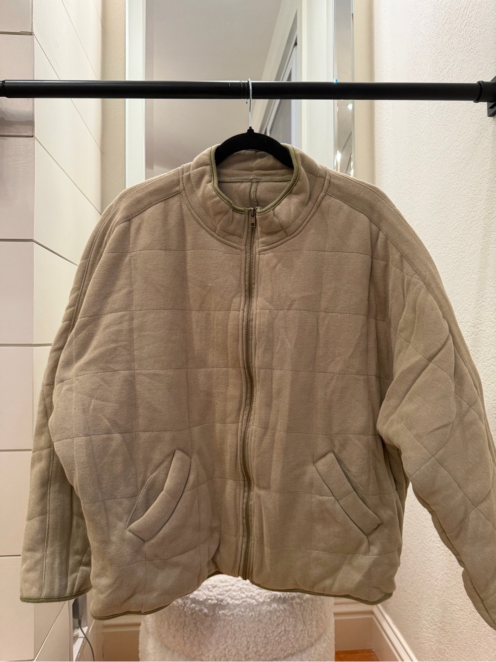 H&M Sage Green Quilted Zip-Up Jacket Size Medium